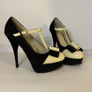 Kelsi Dagger cream and black Mary Jane style pumps size 7.5